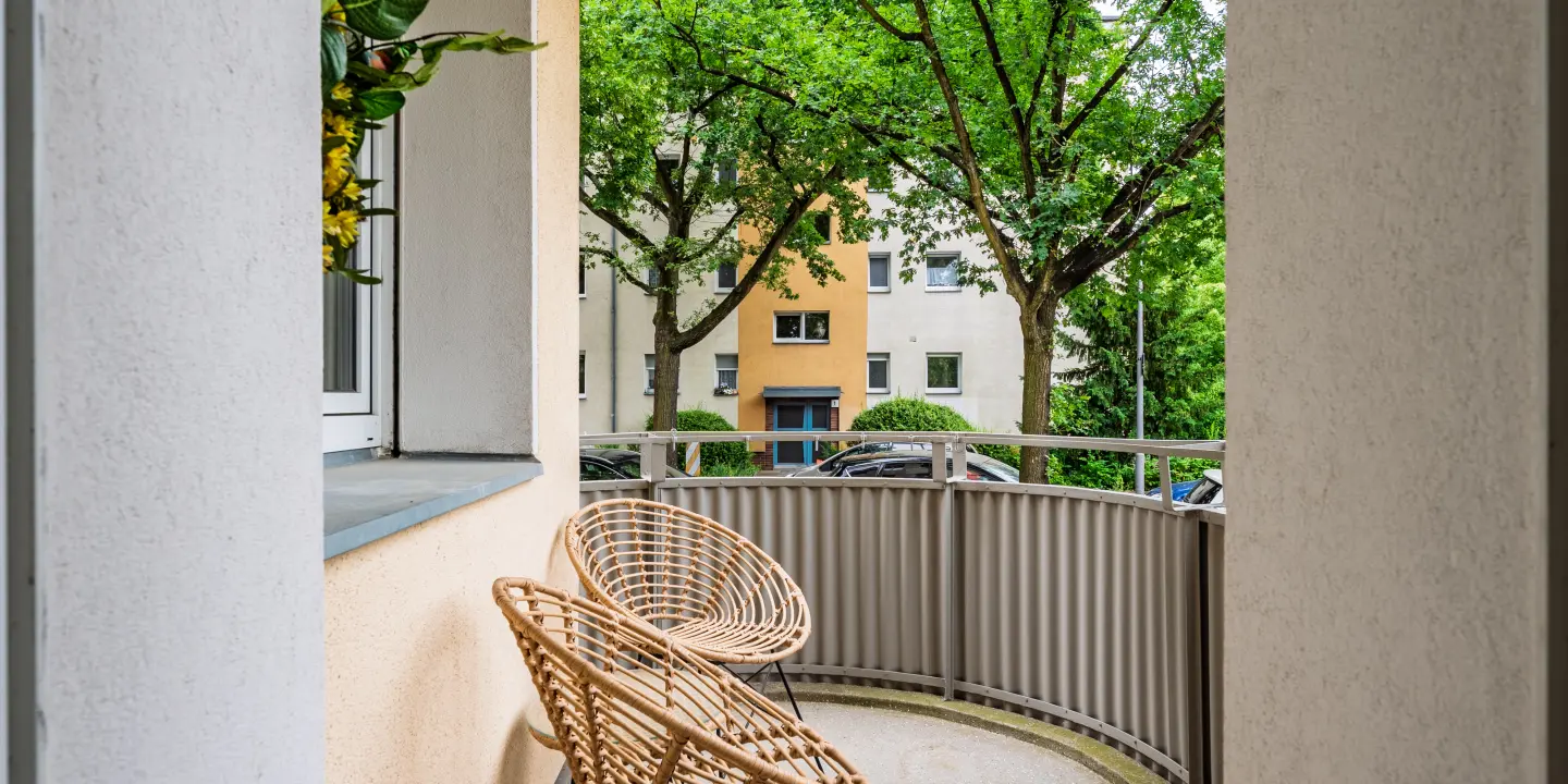 Gerundete Loggia mit grünem Ausblick